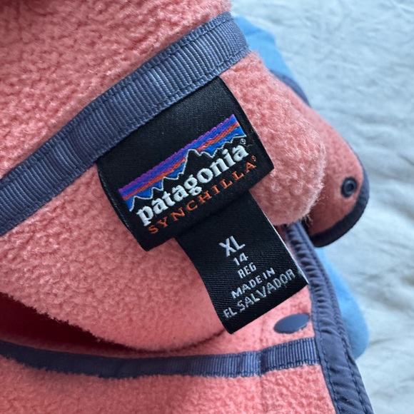 Patagonia Synchilla Synchilla® Snap-T® Fleece Pullover in Coral and Light. - Picture 3 of 4